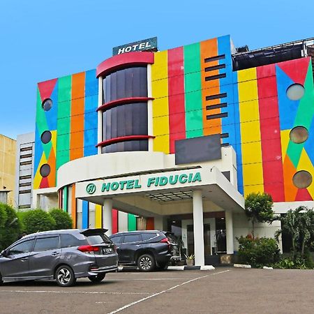 Super Oyo Townhouse Oak Hotel Fiducia Serpong Buitenkant foto