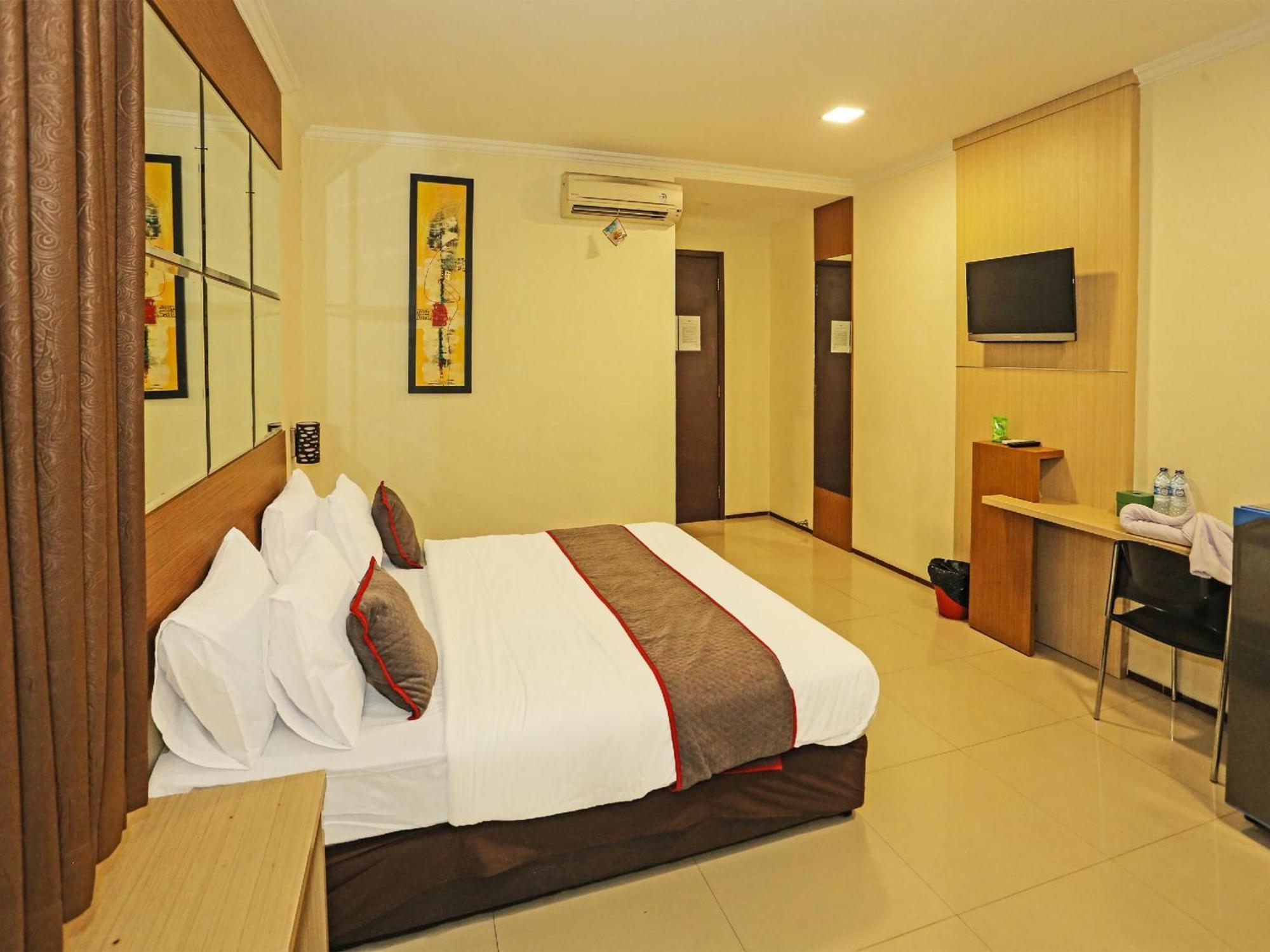 Super Oyo Townhouse Oak Hotel Fiducia Serpong Buitenkant foto
