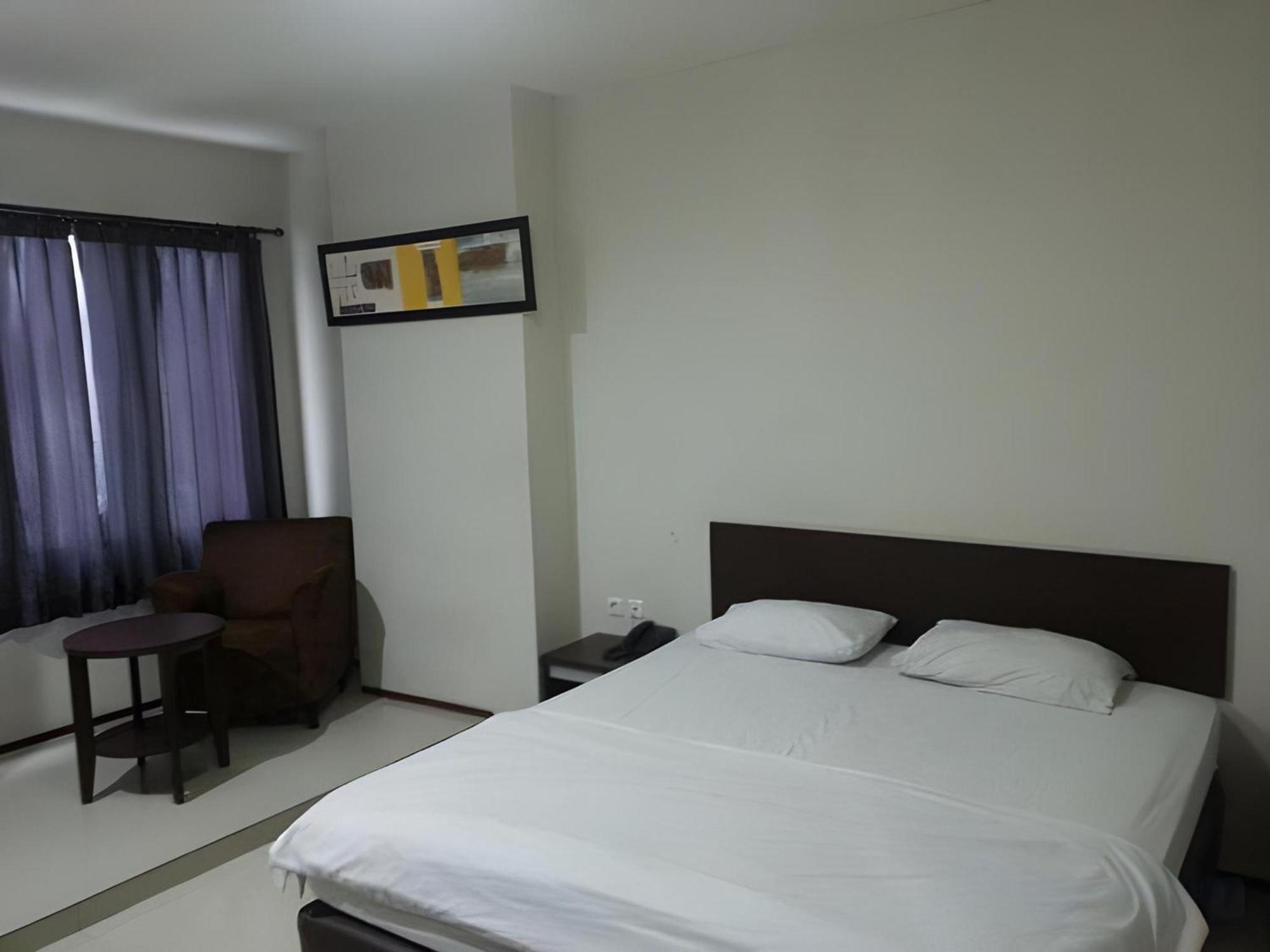 Super Oyo Townhouse Oak Hotel Fiducia Serpong Buitenkant foto