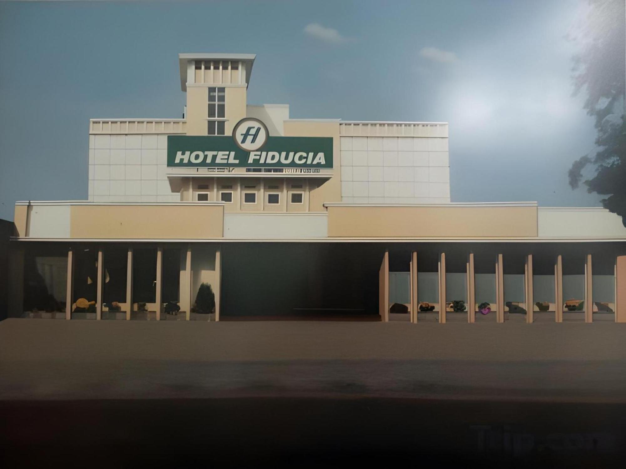 Super Oyo Townhouse Oak Hotel Fiducia Serpong Buitenkant foto
