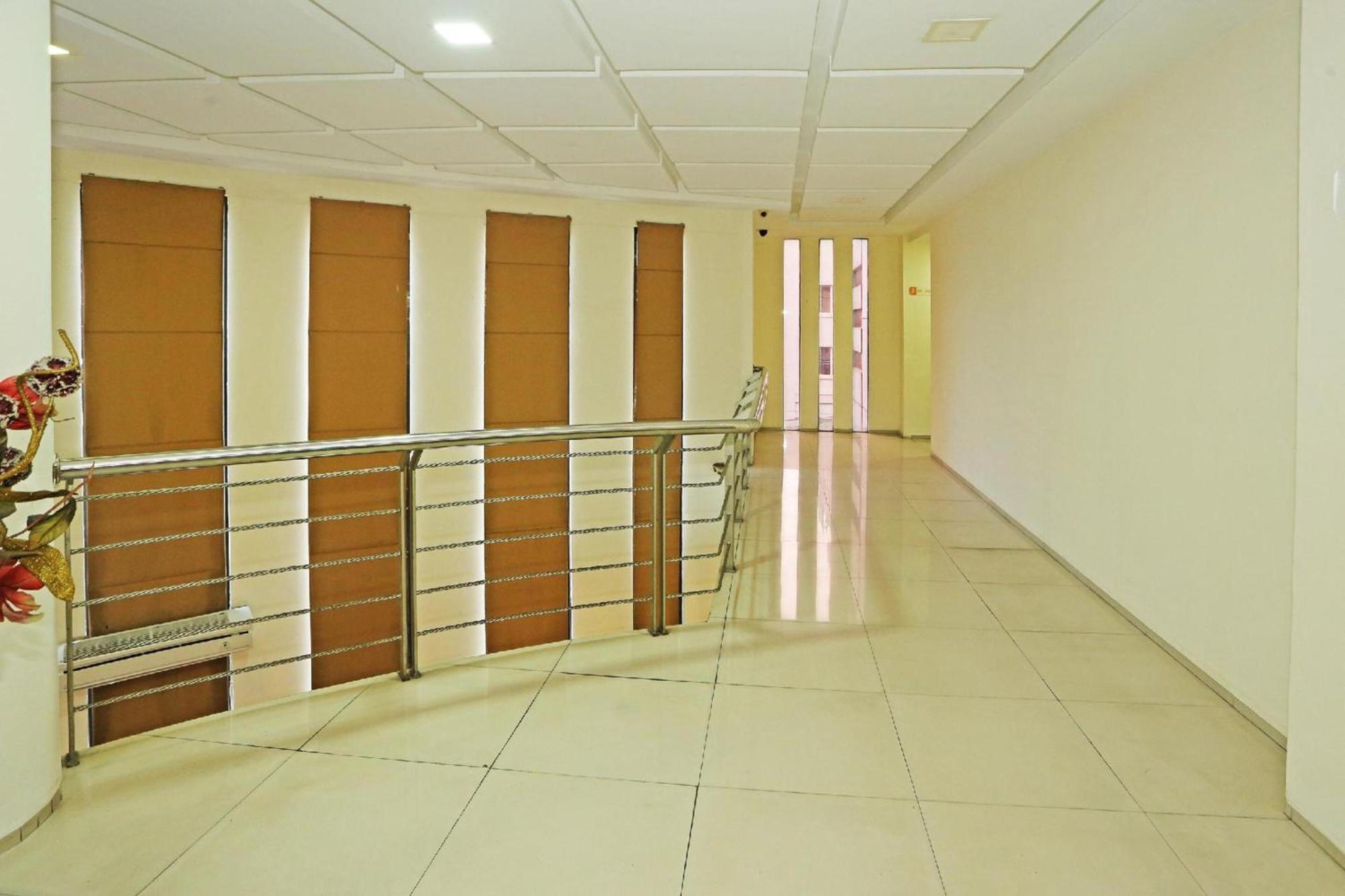 Super Oyo Townhouse Oak Hotel Fiducia Serpong Buitenkant foto
