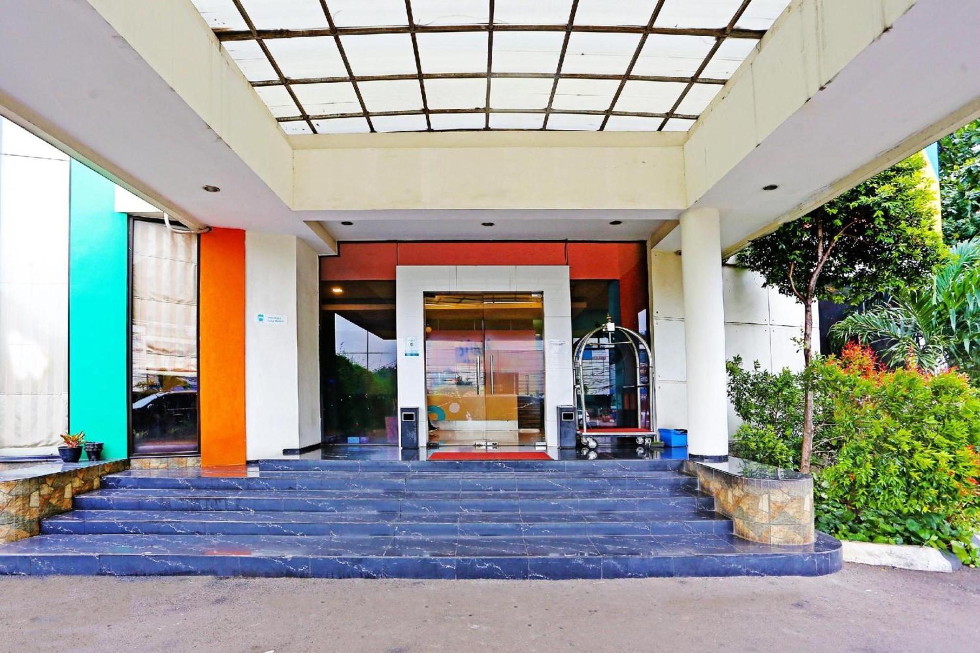 Super Oyo Townhouse Oak Hotel Fiducia Serpong Buitenkant foto