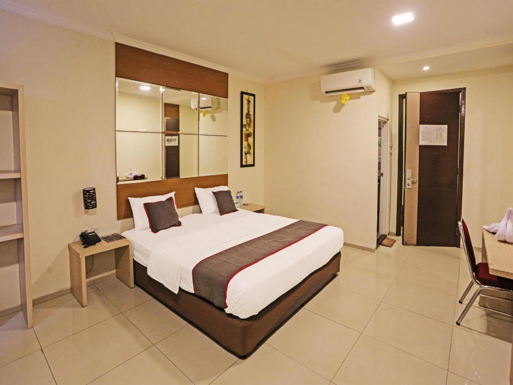 Super Oyo Townhouse Oak Hotel Fiducia Serpong Buitenkant foto