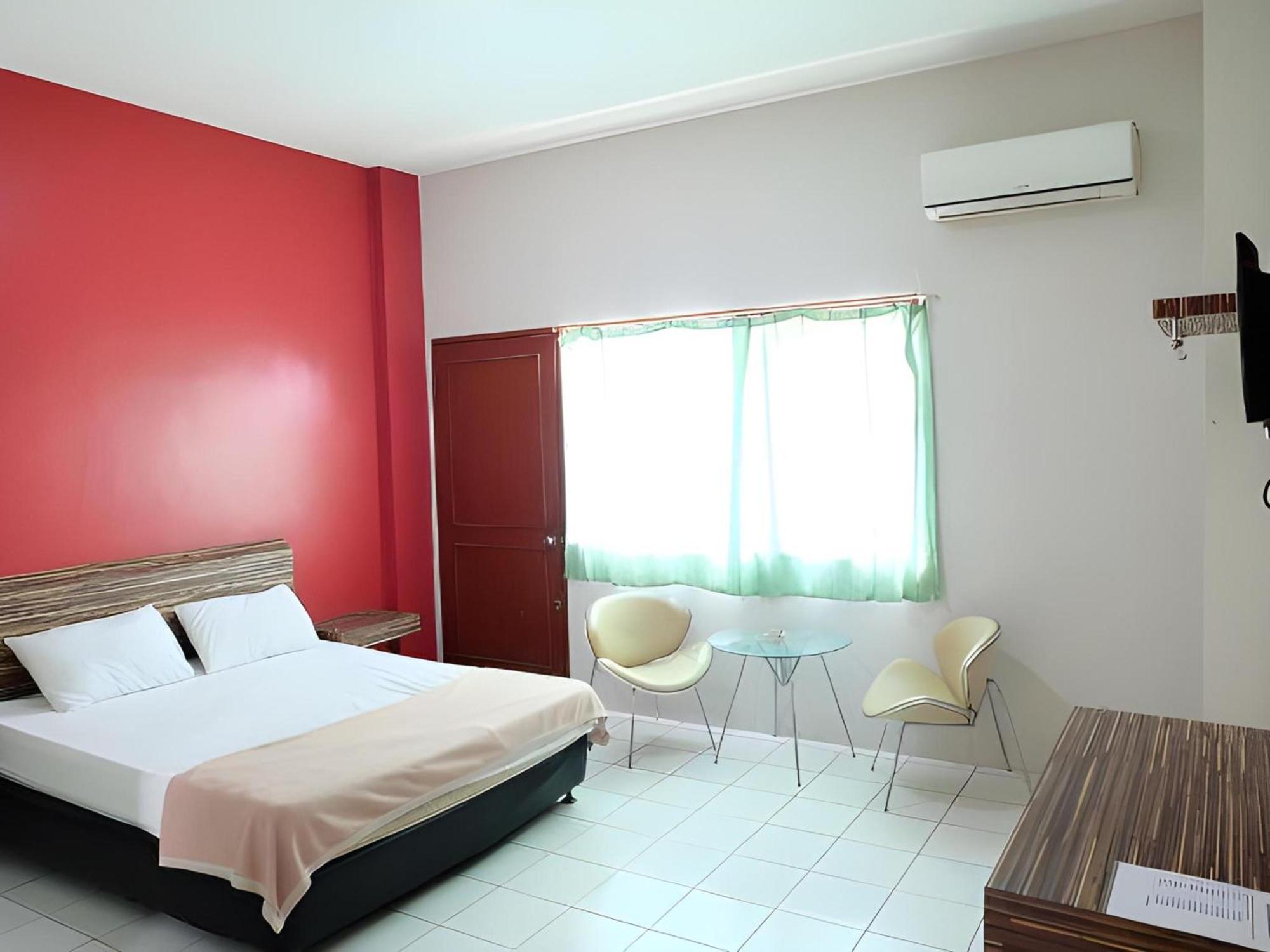 Super Oyo Townhouse Oak Hotel Fiducia Serpong Buitenkant foto