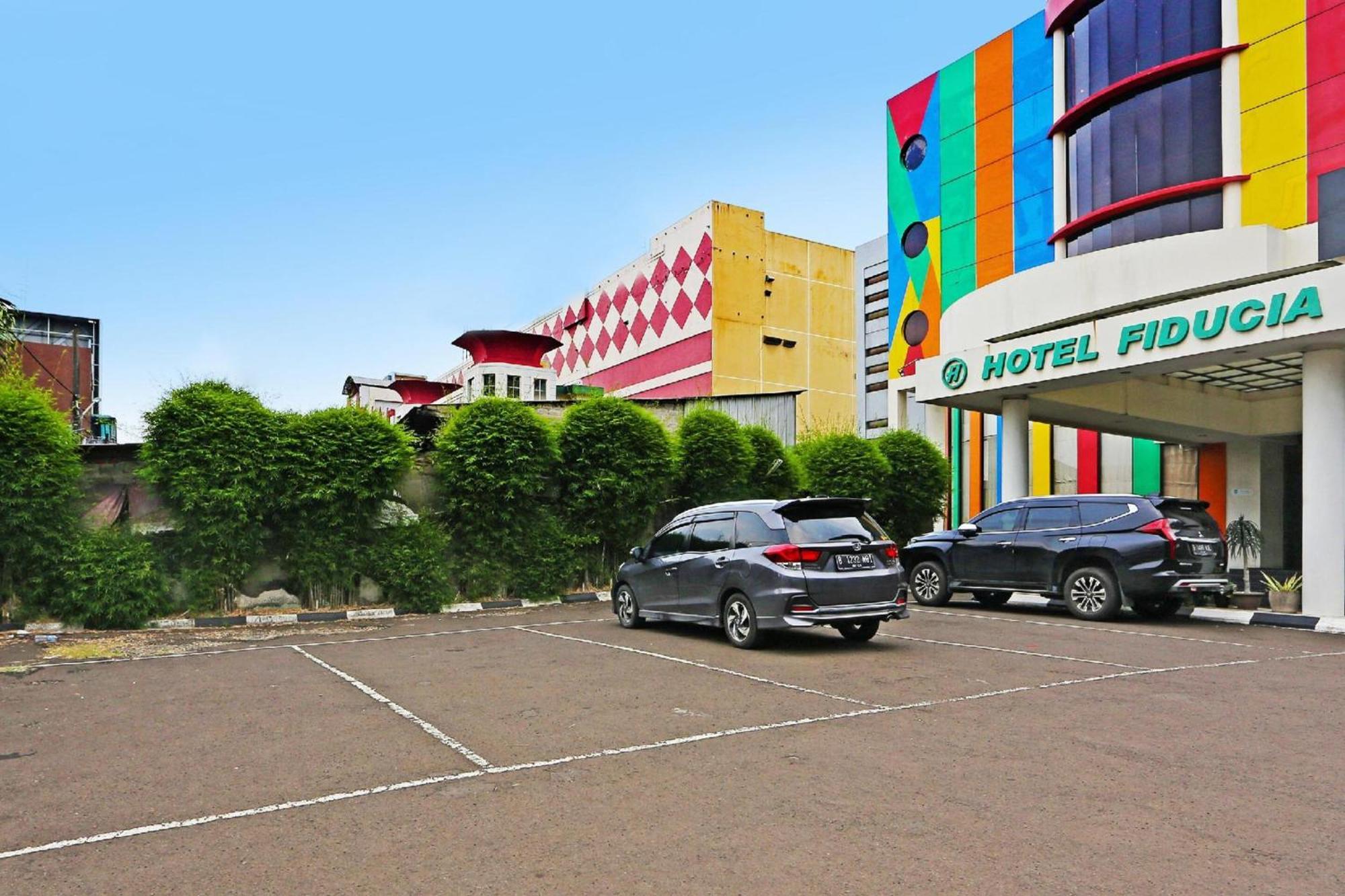Super Oyo Townhouse Oak Hotel Fiducia Serpong Buitenkant foto