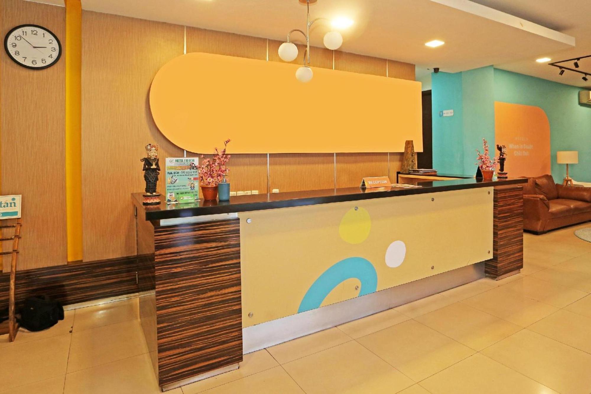 Super Oyo Townhouse Oak Hotel Fiducia Serpong Buitenkant foto