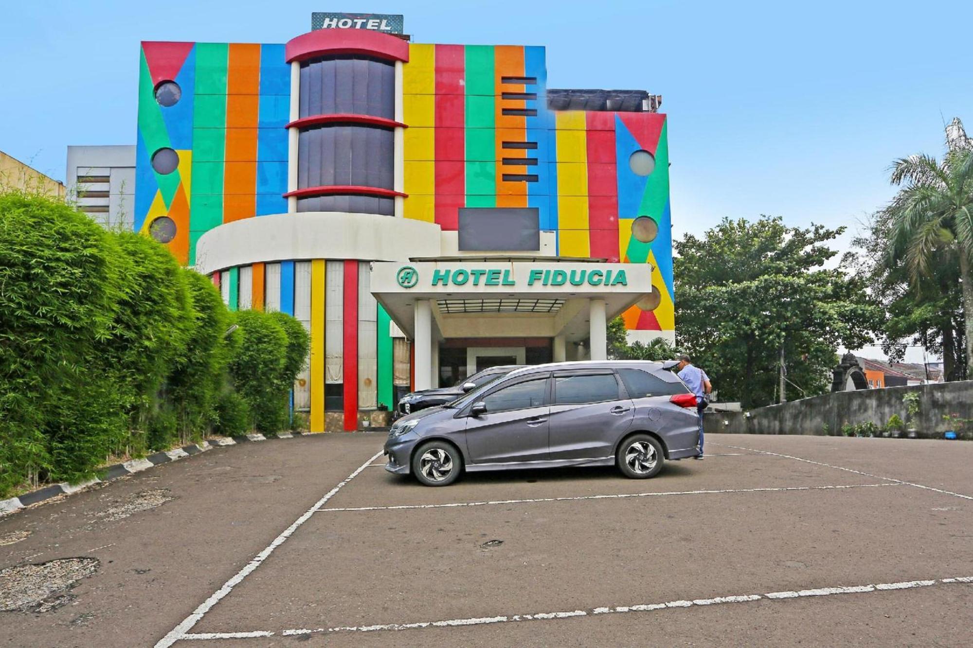 Super Oyo Townhouse Oak Hotel Fiducia Serpong Buitenkant foto