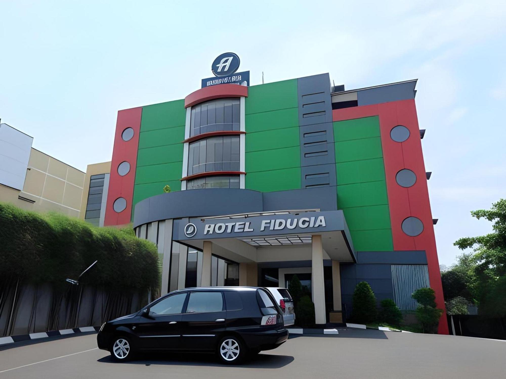 Super Oyo Townhouse Oak Hotel Fiducia Serpong Buitenkant foto