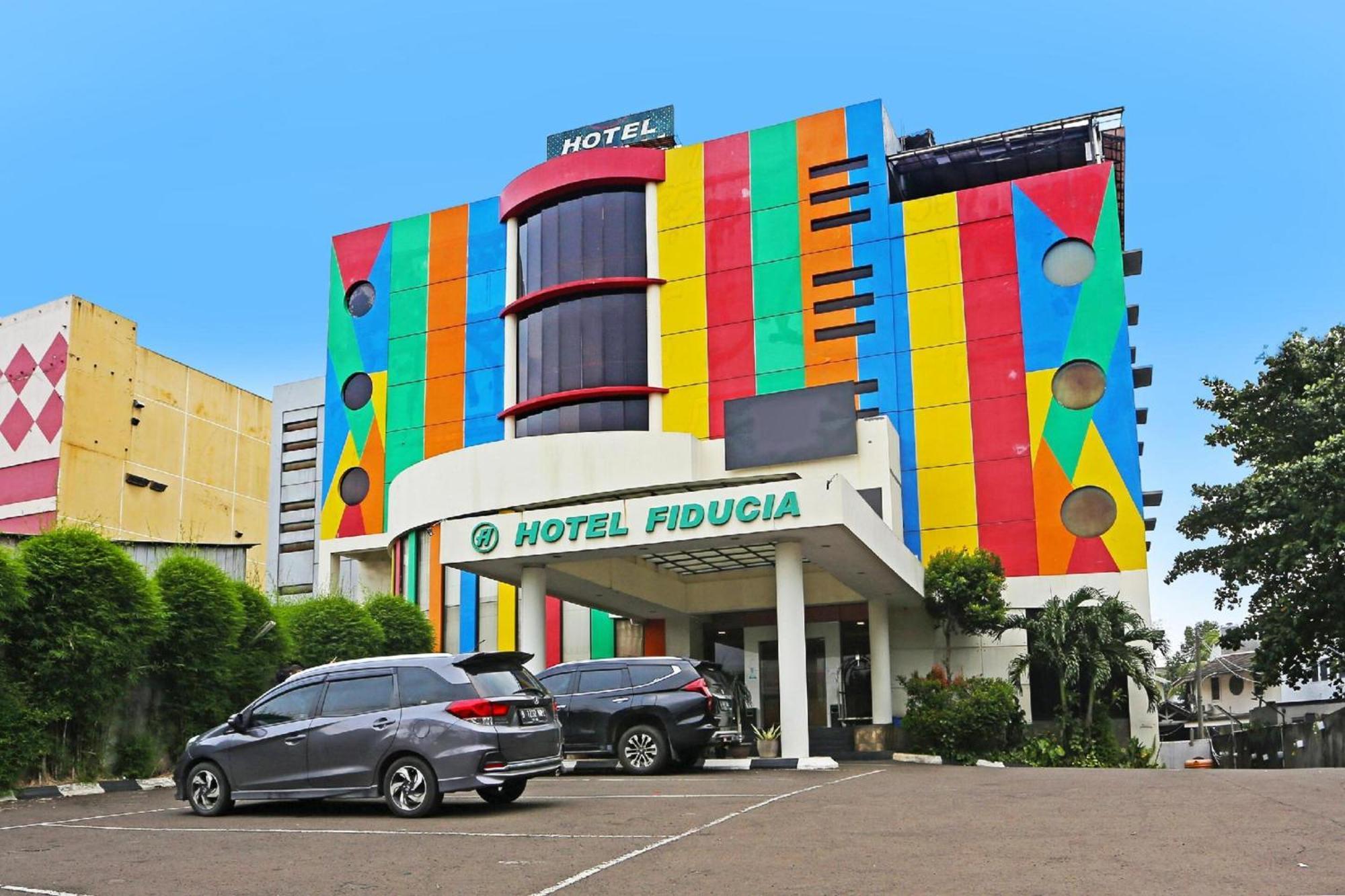 Super Oyo Townhouse Oak Hotel Fiducia Serpong Buitenkant foto