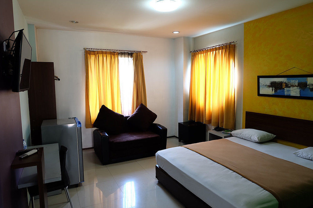 Super Oyo Townhouse Oak Hotel Fiducia Serpong Buitenkant foto